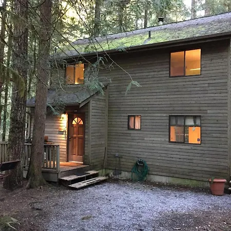 A 2-Story, 3-Bedroom Traditional Family Ski Chalet